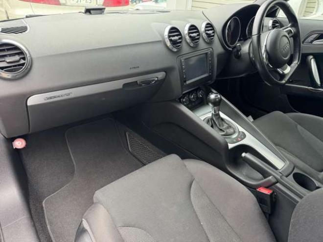 アウディTT クーペ 2.0 TFSI クワトロ 4WD　ナビ　TV　Bカメラ　Bluetooth　夏冬タイヤ 正規輸入車 2000