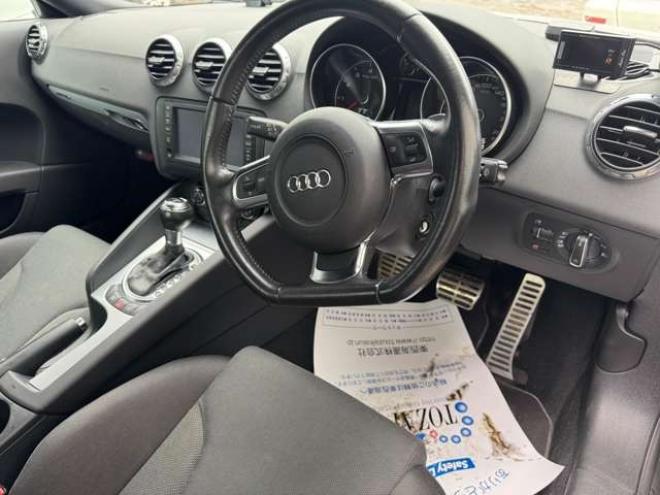 アウディTT クーペ 2.0 TFSI クワトロ 4WD　ナビ　TV　Bカメラ　Bluetooth　夏冬タイヤ 正規輸入車 2000