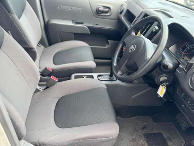 AD1.6 VE 4WD　夏冬タイヤ 1600