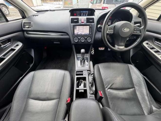 インプレッサスポーツ 2.0 i-S アイサイト 4WD　本革シート　HID　Bluetooth 2000