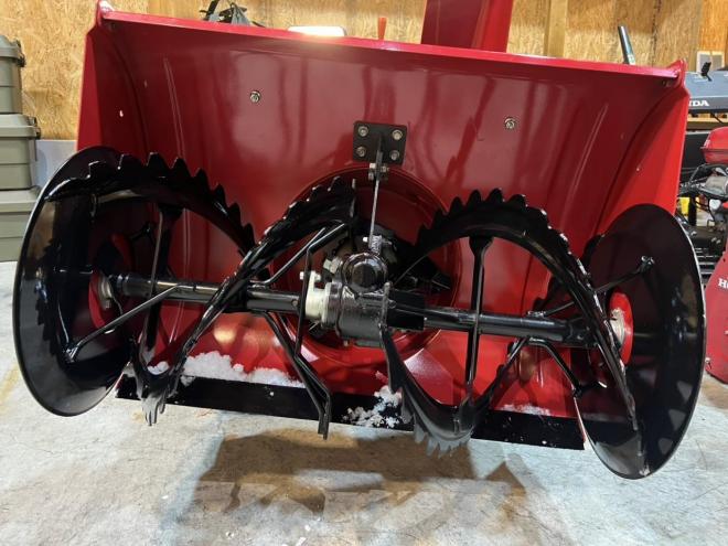 除雪機ホンダ　HSM1380i！ハイブリッド！左右旋回レバー！電動オーガローリング！