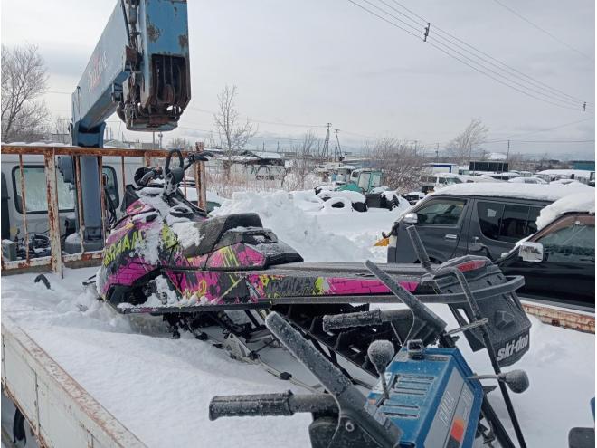 スノーバイクスキードゥスノーモービル ski-doo  ポラリス。CAT。ヤマハ取り扱い委託あり