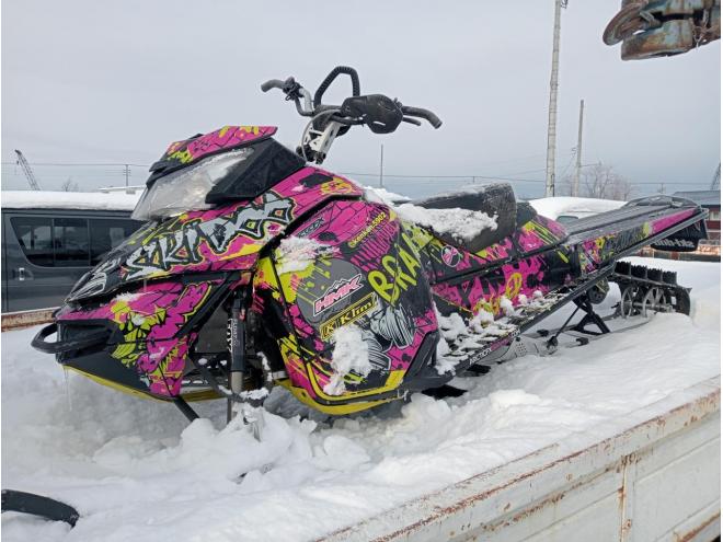 スノーバイクスキードゥスノーモービル ski-doo  ポラリス。CAT。ヤマハ取り扱い委託あり
