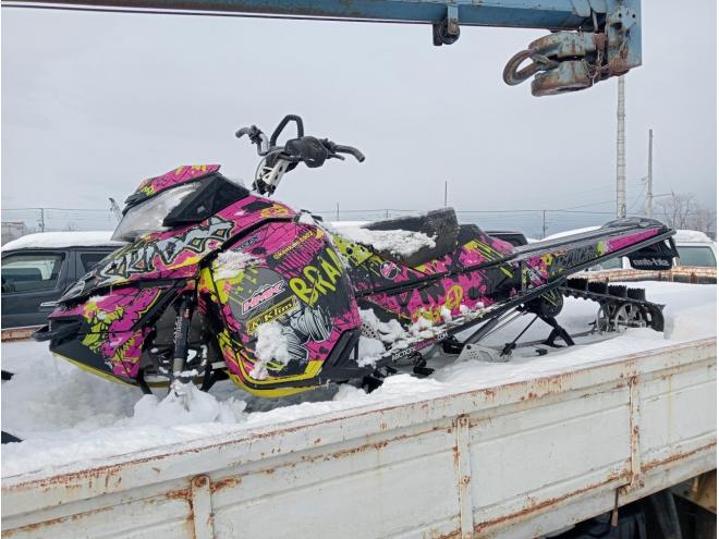 スノーバイクスキードゥスノーモービル ski-doo  ポラリス。CAT。ヤマハ取り扱い委託あり