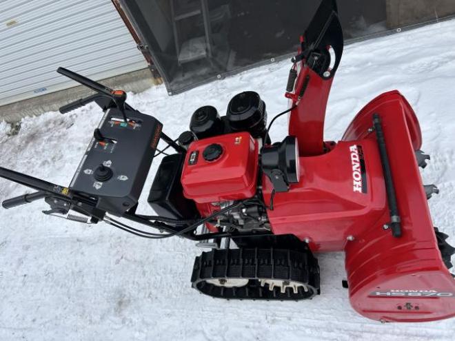 除雪機ホンダHS870S点検整備塗装済み