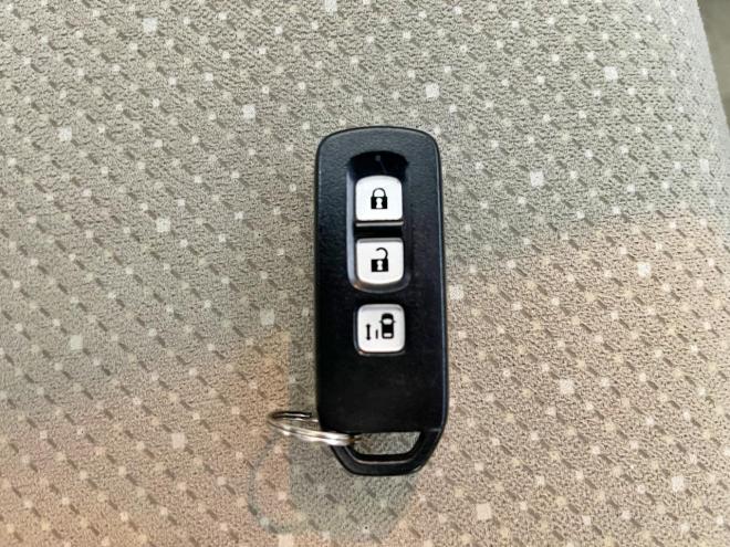 N-BOXG Lパッケージ 4WD 5年保証 スマキー ナビTV Bカメ 夏冬タイヤ 寒冷地仕様 車検整備2年付 修復歴無