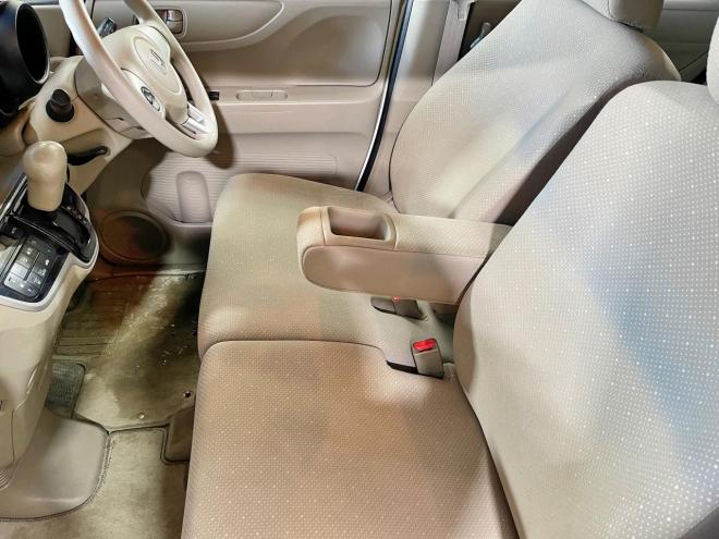 N-BOXG Lパッケージ 4WD 5年保証 スマキー ナビTV Bカメ 夏冬タイヤ 寒冷地仕様 車検整備2年付 修復歴無