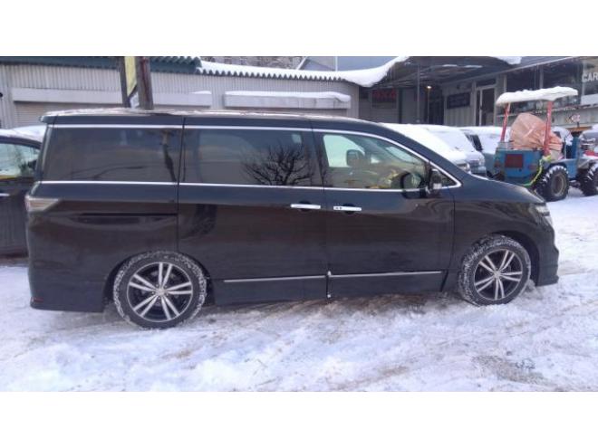 エルグランド250ハイウェイスターS アーバンクロム　4WD 4WD 2500 5Dr