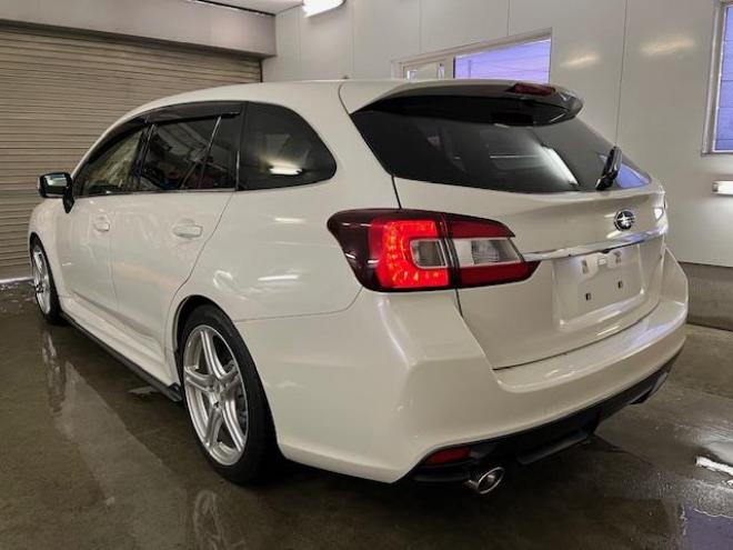 レヴォーグ１．６　ＧＴ－Ｓアイサイト　本州仕入　ワンオーナー　禁煙車　ＳＴｉスポイラー　社外１８インチＡＷ　純正１８ＡＷ＋スタッドレスタイヤ付　純正ナビ　フルセグ地デジ　ＤＶＤ再生　バックカメラ　Ｂｌｕｅｔｏｏｔｈハンズフリー　ＥＴＣ 4WD 1600 5Dr