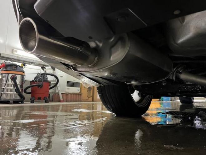 レヴォーグ１．６　ＧＴ－Ｓアイサイト　本州仕入　ワンオーナー　禁煙車　ＳＴｉスポイラー　社外１８インチＡＷ　純正１８ＡＷ＋スタッドレスタイヤ付　純正ナビ　フルセグ地デジ　ＤＶＤ再生　バックカメラ　Ｂｌｕｅｔｏｏｔｈハンズフリー　ＥＴＣ 4WD 1600 5Dr