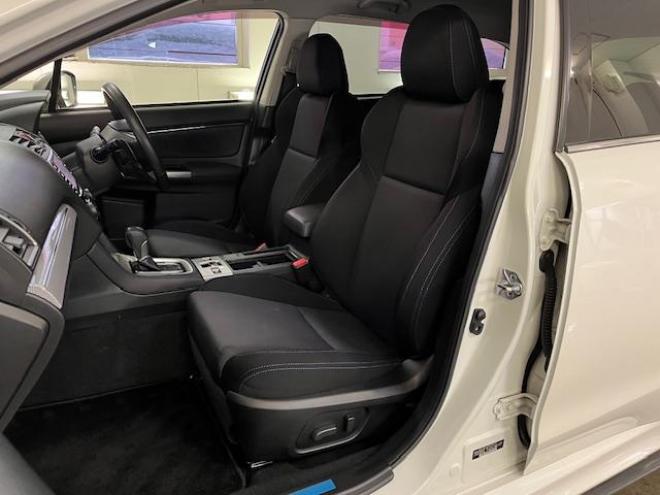 レヴォーグ１．６　ＧＴ－Ｓアイサイト　本州仕入　ワンオーナー　禁煙車　ＳＴｉスポイラー　社外１８インチＡＷ　純正１８ＡＷ＋スタッドレスタイヤ付　純正ナビ　フルセグ地デジ　ＤＶＤ再生　バックカメラ　Ｂｌｕｅｔｏｏｔｈハンズフリー　ＥＴＣ 4WD 1600 5Dr