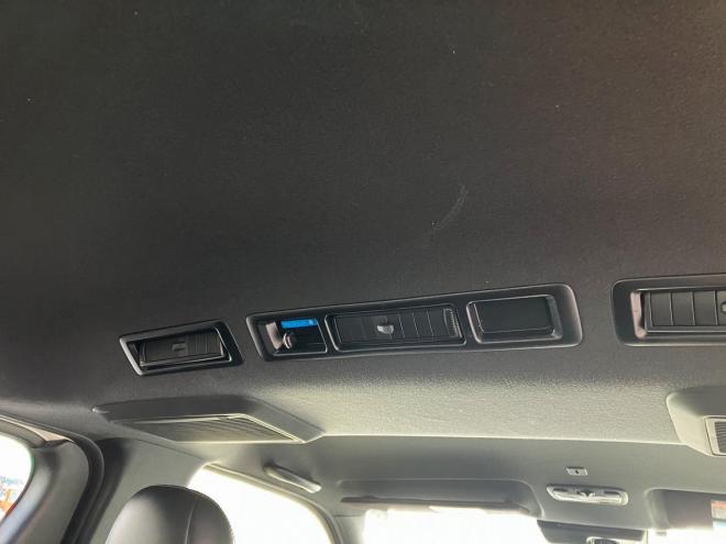 ハイエース中古　スーパーGLダークプライムⅡ　ロングボディ　ディーゼルターボ4WD