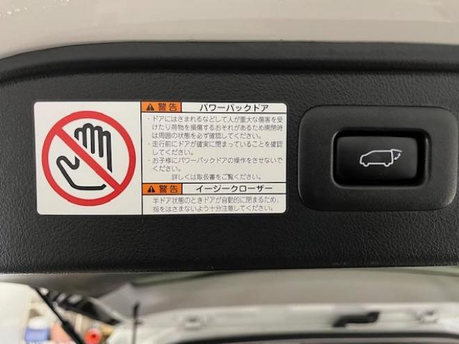 アルファードハイブリッドＳＲ　本州仕入　寒冷地仕様　禁煙車　純正ブラックレザーシート　純正１７インチＡＷ　社外１６ＡＷ＋スタッドレスタイヤ付　純正ナビ　地デジ　Ｂｌｕｅｔｏｏｔｈオーディオ　純正リアフリップダウンモニター　ＥＴＣ 4WD 2500 5Dr