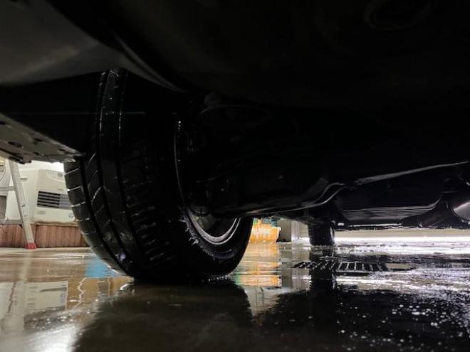 アルファードハイブリッドＳＲ　本州仕入　寒冷地仕様　禁煙車　純正ブラックレザーシート　純正１７インチＡＷ　社外１６ＡＷ＋スタッドレスタイヤ付　純正ナビ　地デジ　Ｂｌｕｅｔｏｏｔｈオーディオ　純正リアフリップダウンモニター　ＥＴＣ 4WD 2500 5Dr