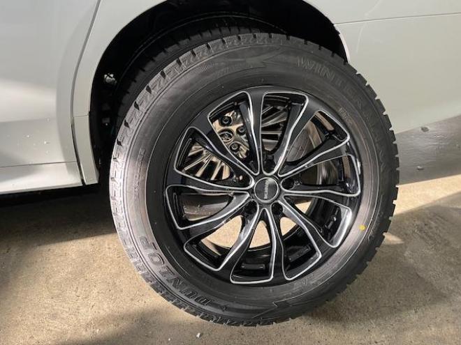 アルファードハイブリッドＳＲ　本州仕入　寒冷地仕様　禁煙車　純正ブラックレザーシート　純正１７インチＡＷ　社外１６ＡＷ＋スタッドレスタイヤ付　純正ナビ　地デジ　Ｂｌｕｅｔｏｏｔｈオーディオ　純正リアフリップダウンモニター　ＥＴＣ 4WD 2500 5Dr