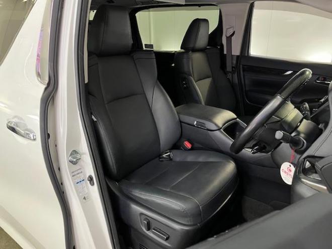 アルファードハイブリッドＳＲ　本州仕入　寒冷地仕様　禁煙車　純正ブラックレザーシート　純正１７インチＡＷ　社外１６ＡＷ＋スタッドレスタイヤ付　純正ナビ　地デジ　Ｂｌｕｅｔｏｏｔｈオーディオ　純正リアフリップダウンモニター　ＥＴＣ 4WD 2500 5Dr