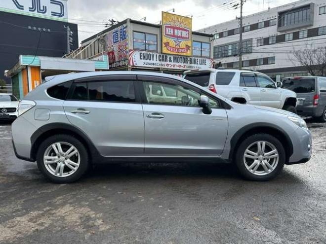 インプレッサXVハイブリッド 2.0i 4WD　ナビ　ワンセグ　アルミホイール　クルーズコントロール　ABS　横滑り防止装置　盗難防止装置　パワステ　パワーウィンドウ　スマートキー　キーレスエントリー　MTモード付　アイドリングストップ　ETC 2000