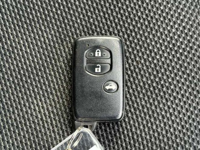 インプレッサXVハイブリッド 2.0i 4WD　ナビ　ワンセグ　アルミホイール　クルーズコントロール　ABS　横滑り防止装置　盗難防止装置　パワステ　パワーウィンドウ　スマートキー　キーレスエントリー　MTモード付　アイドリングストップ　ETC 2000