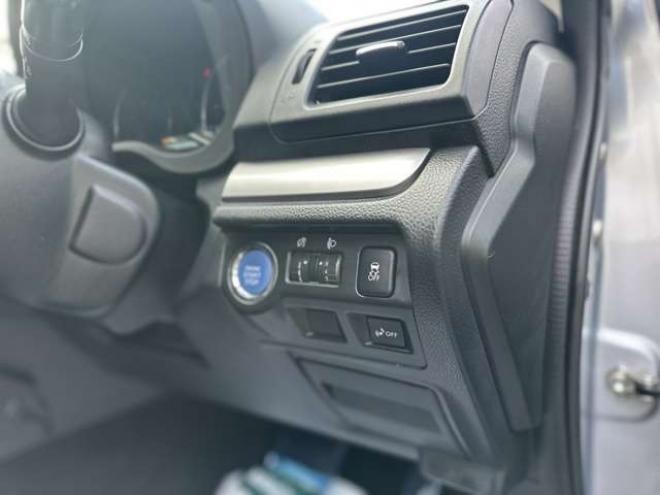 インプレッサXVハイブリッド 2.0i 4WD　ナビ　ワンセグ　アルミホイール　クルーズコントロール　ABS　横滑り防止装置　盗難防止装置　パワステ　パワーウィンドウ　スマートキー　キーレスエントリー　MTモード付　アイドリングストップ　ETC 2000