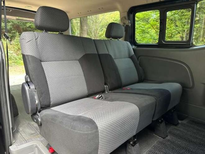 キャラバンNV350 2.5 プレミアムGX ロングボディ ディーゼルターボ 4WD　パワステ　パワーウィンドウ　純正ナビ　社外アルミ　ABS　リアヒーター　フルセグ　バックカメラ　ETC　キーレス　両側スライドドア 2500