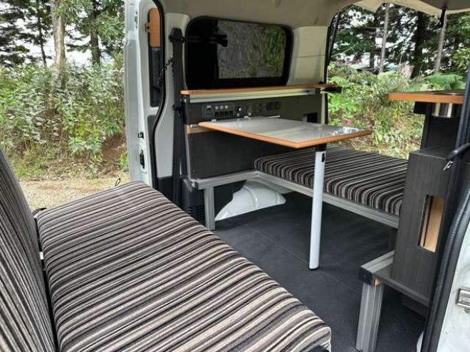 タウンエースバン1.5 GL 4WD　アルトピアーノ　ベージュツートン全塗装済　ベッドキット　セカンドバッテリー　ETC　フルセグTVナビ　バックカメラ　アイドリングストップ　ABS　レーンキープアシスト　盗難防止装置　パワステ　パワーウィンドウ 1500