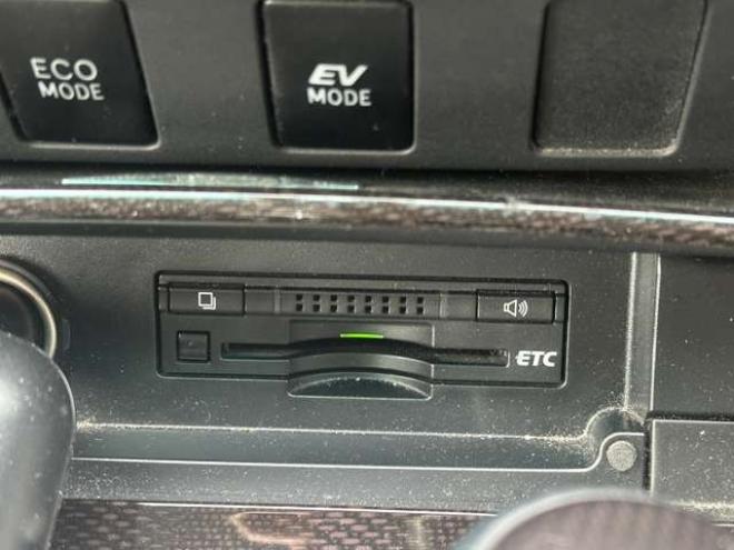 カムリハイブリッド2.5 Gパッケージ　純正アルミ　純正ナビ　ETC　ワンセグ　バックカメラ　パワステ　パワーウィンドウ　キーレスエントリー　電動シート　クルーズコントロール　横滑り防止装置　盗難防止装置 正規輸入車 2WD 2500