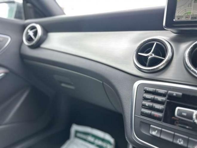 ベンツCLAクラス CLA250 4マチック 4WD　ナビ　TV　バックカメラ　アルミホイール　ディスチャージドランプ　電動シート　パワステ　パワーウィンドウ　キーレス　ETC　シートヒーター　横滑り防止装置　アイドリングストップ　クルーズコントロール 正規輸入車 2000