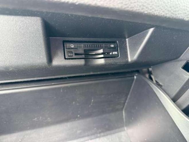 ハリアーハイブリッド2.5ハイブリッドE-Fourプレミアム 4WD ローンが不安な方＜優遇ローン＞  本州仕入　フルエアロ　SDナビTV　バックカメラ　4WD 