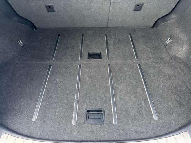 ハリアーハイブリッド2.5ハイブリッドE-Fourプレミアム 4WD ローンが不安な方＜優遇ローン＞  本州仕入　フルエアロ　SDナビTV　バックカメラ　4WD 