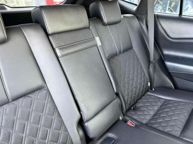 ハリアーハイブリッド2.5ハイブリッドE-Fourプレミアム 4WD ローンが不安な方＜優遇ローン＞  本州仕入　フルエアロ　SDナビTV　バックカメラ　4WD 