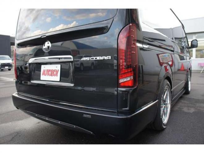 ハイエース2.7 GL ロング ファインテックツアラー 4WD　415COBRA　ファントムヘッドライトシステム&フェイスリフトキット&F/S/R/ルーフスポ/ボンネット/プレステージテールランプ&バッドラッカーSD-6プレミアムフォージッド18インチAW　TOYO　H30　225/50R18 2700