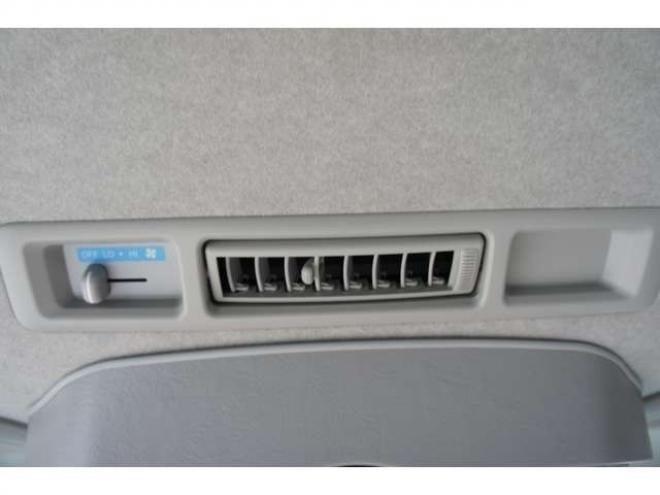 ハイエースバンスーパーロングHR　8人乗りキャンピング4WD　走行充電&外部充電&サブバッテリー　　　&FFヒーター&冷蔵庫&シンク&給排水　アルパインBIG-X&フリップダウン　415COBRAフロントリップ&バッドラッカー17AW　デジタルインナー　全方位カメラ 2700