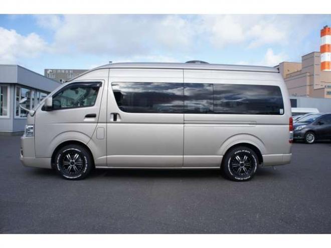 ハイエースバンスーパーロングHR　8人乗りキャンピング4WD　走行充電&外部充電&サブバッテリー　　　&FFヒーター&冷蔵庫&シンク&給排水　アルパインBIG-X&フリップダウン　415COBRAフロントリップ&バッドラッカー17AW　デジタルインナー　全方位カメラ 2700