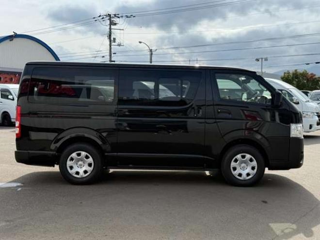 ハイエースバン2.8 DX ロング ディーゼルターボ 4WD　登録未使用車　寒冷地仕様　パノラミックビューモニター　デジタインナーミラー　LEDヘッドランプ　電動格納ミラーヒータ付　リアAC　リアヒーター　スライドドアイージークローザー　バックドアイージークローザー 登録済未使用車 2800