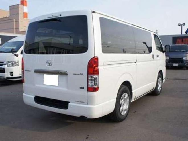 ハイエースバン2.8 スーパーGL ダークプライム S ロングボディ ディーゼルターボ 4WD　ダークプライムS　登録済未使用車　4WD　両側パワースライドドア　デジタルインナーミラー　全方位カメラ　バックカメラ　寒冷地仕様　プッシュスタート　スマートキー　415COBRAフラットベッドキット 登録済未使用車 2800