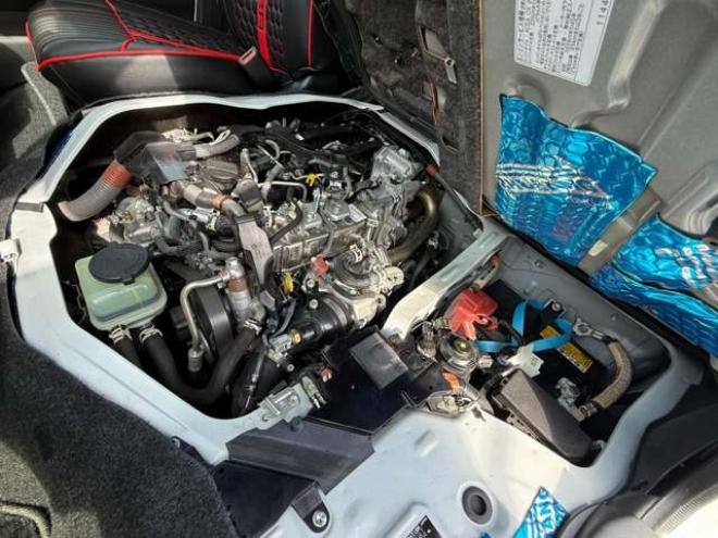ハイエースバン2.8ダークプライムIIマルチロールトランスポータータイプIロングディーゼルターボ4WD　寒冷地仕様　ワンオーナー　ESSEX　ENCM18インチAW　ESSEXフロントリップスポイラー　ローダウン　パワースライドドア　LEDテール　415COBRAシートカバー&ローフォルムフェンダー&ステアリング 2800