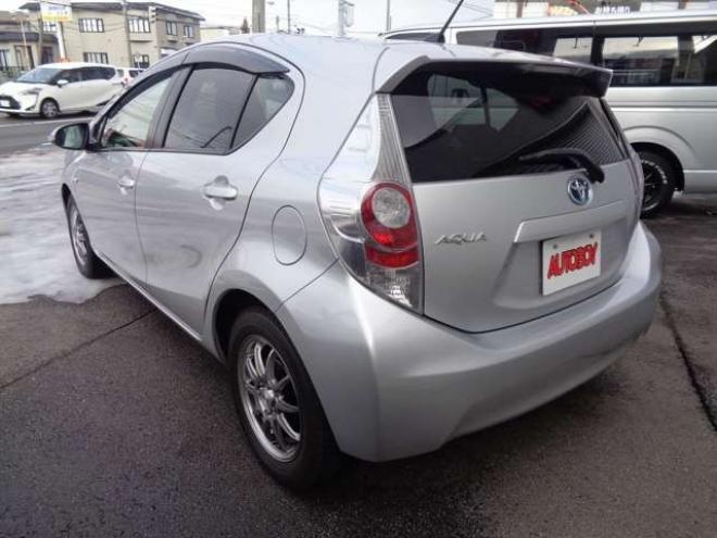 アクア1.5 S　キーフリー　純正ナビ　ワンセグ 2WD 1500