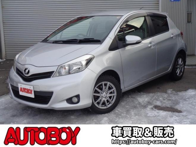 ヴィッツ1.0 F　FF　キーレス　社外ナビ　バックカメラ 2WD 1000