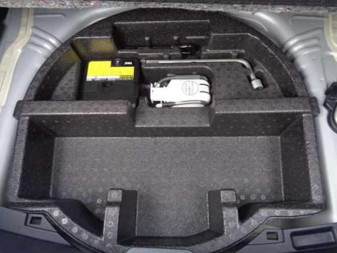 ヴィッツ1.0 F　FF　キーレス　社外ナビ　バックカメラ 2WD 1000