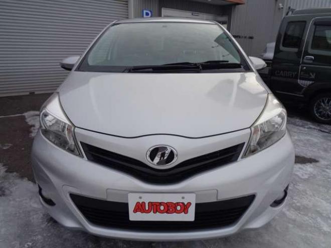 ヴィッツ1.0 F　FF　キーレス　社外ナビ　バックカメラ 2WD 1000