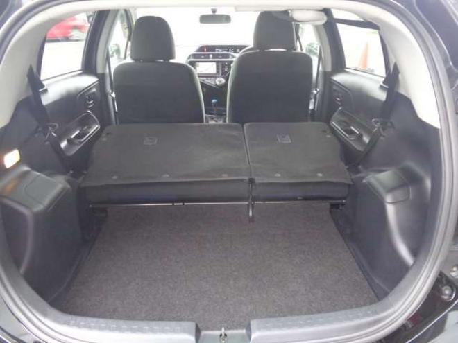 アクア1.5 S　純正ナビ　バックカメラ　スマートキー 2WD 1500