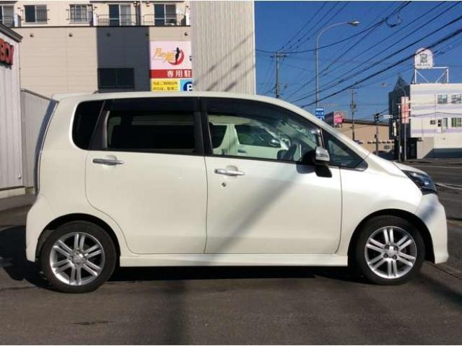 ムーヴカスタム RS SA 4WD　プッシュスタート　スマートキー　エンスタ　本革巻きステアリング　電動格納ミラー　フロントフォグ　ETC　横滑り防止　衝突被害軽減　アイドリングストップ　純正ナビ　フルセグTV　HDMI入出力対応　Bluetooth 660