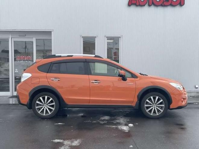 インプレッサXVハイブリッド 2.0i-L アイサイト 4WD　夏冬タイヤ付　　社外ナビTV　バックカメラ　クルコン　ETC　パワーシート　シートヒーター　ドラレコ　プッシュスタート　スターター機能付純正スマートキー　パドルシフト　Bluetooth　ワンオーナー 2000