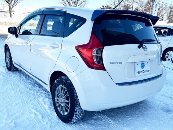 ノート1.2X FOUR 4WD　ローンが不安な方＜優遇ローン＞寒冷地仕様　エマージェンシーブレーキ　社外ナビ 4WD