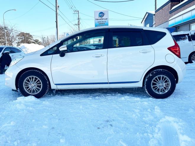 ノート1.2X FOUR 4WD　ローンが不安な方＜優遇ローン＞寒冷地仕様　エマージェンシーブレーキ　社外ナビ 4WD