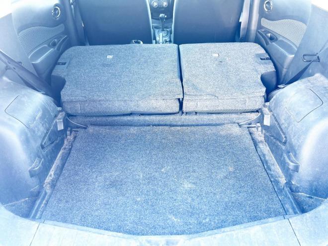 ノート1.2X FOUR 4WD　ローンが不安な方＜優遇ローン＞寒冷地仕様　エマージェンシーブレーキ　社外ナビ 4WD