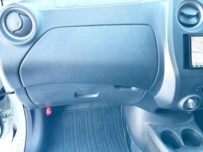 ノート1.2X FOUR 4WD　ローンが不安な方＜優遇ローン＞寒冷地仕様　エマージェンシーブレーキ　社外ナビ 4WD