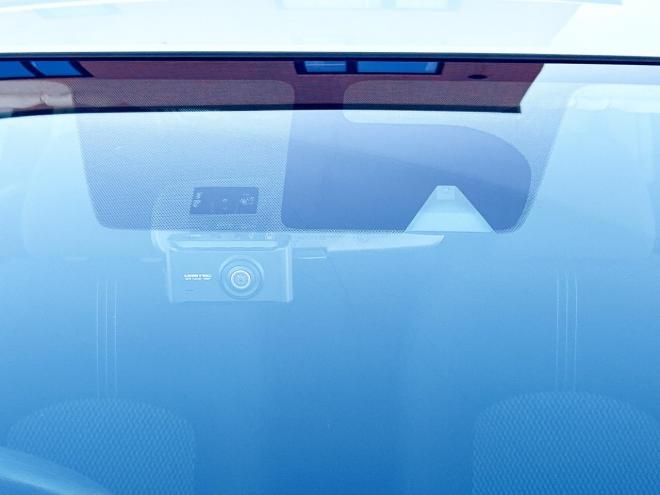 ノート1.2X FOUR 4WD　ローンが不安な方＜優遇ローン＞寒冷地仕様　エマージェンシーブレーキ　社外ナビ 4WD