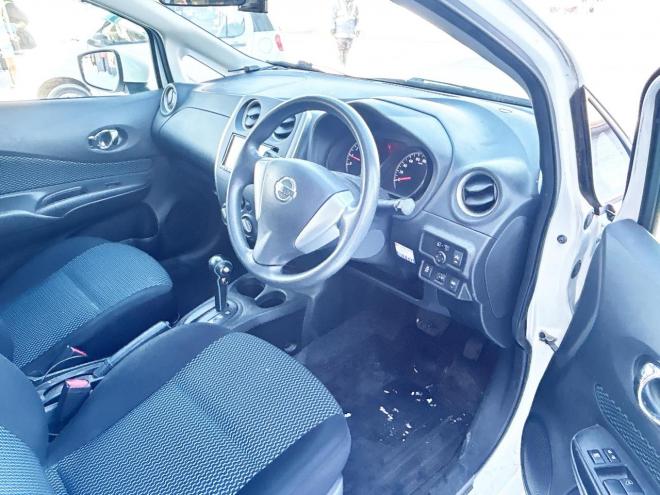 ノート1.2X FOUR 4WD　ローンが不安な方＜優遇ローン＞寒冷地仕様　エマージェンシーブレーキ　社外ナビ 4WD