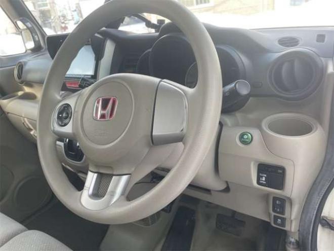 N-BOXG Lパッケージ 4WD　新在　庫　　限　定プ　ライス!!　ナビ　TV　バックカメラ　Pドア 660